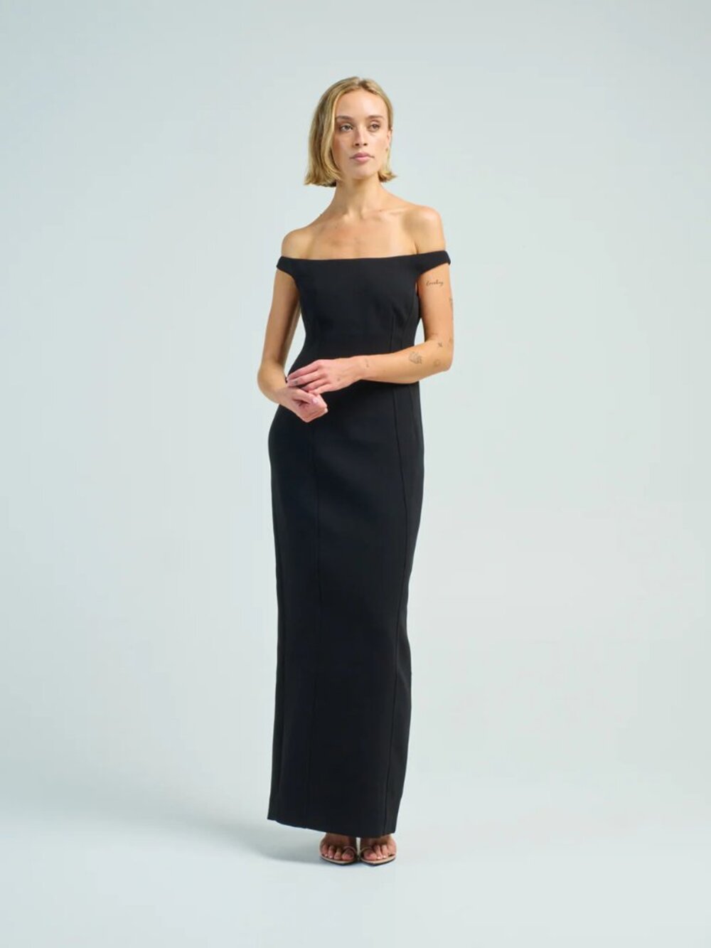 Toeme Curved Off Shoulder Maxi Dress